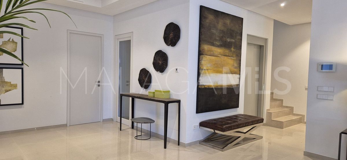 Villa for sale in Benahavis