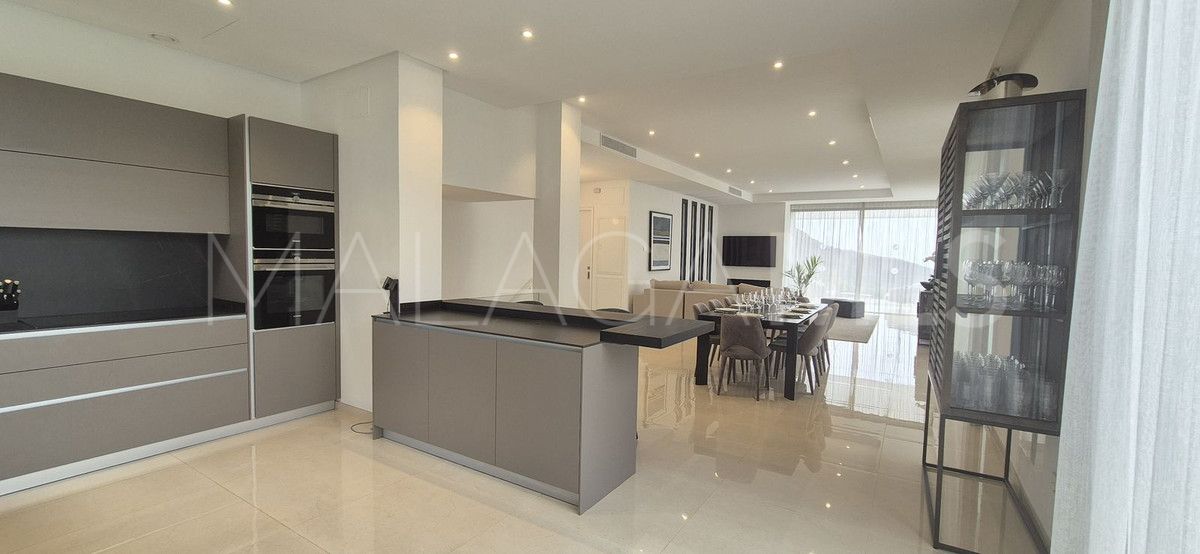 Villa for sale in Benahavis