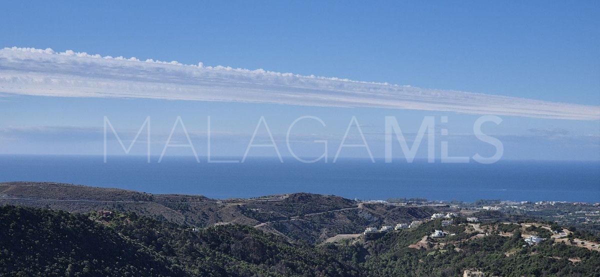 Villa for sale in Benahavis