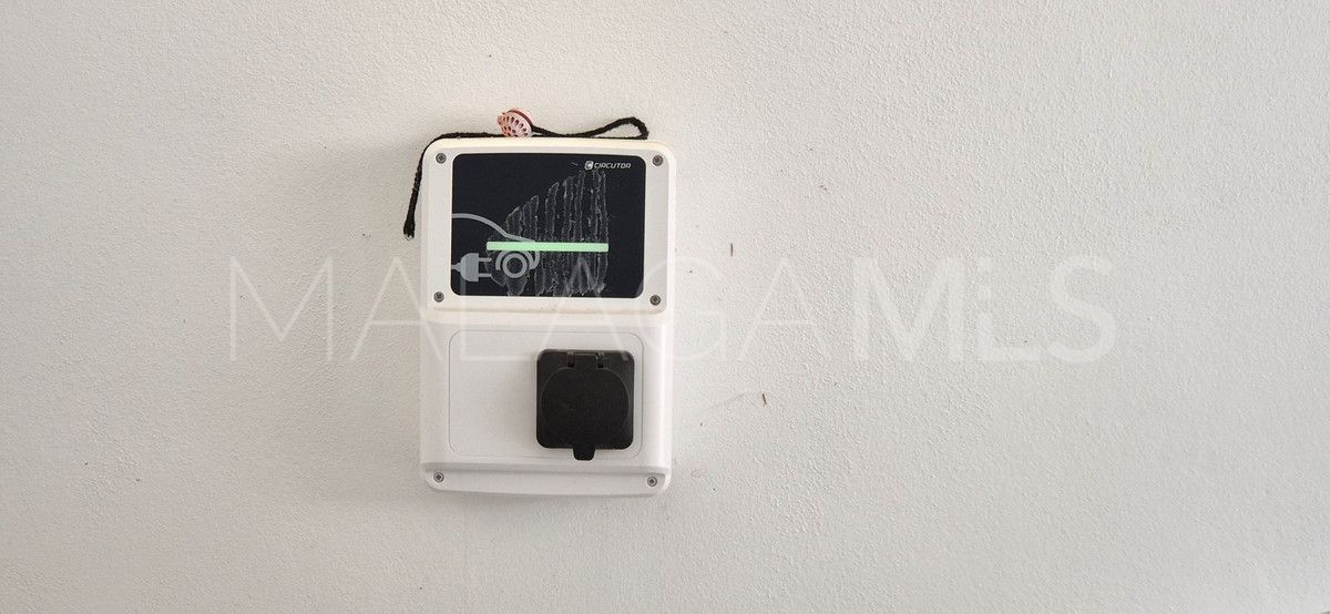 Villa for sale in Benahavis