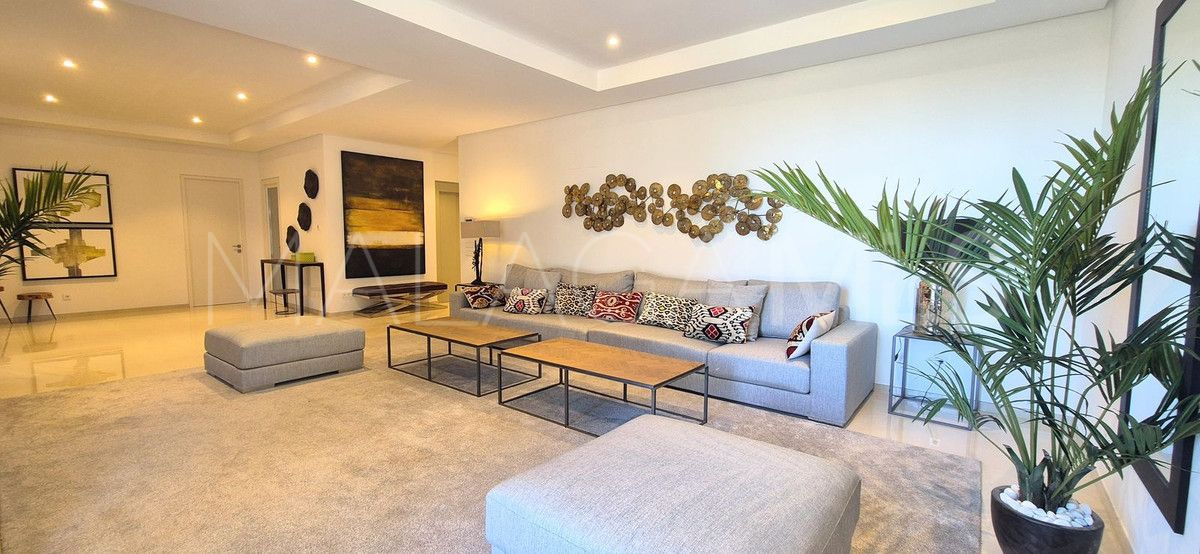 Villa for sale in Benahavis