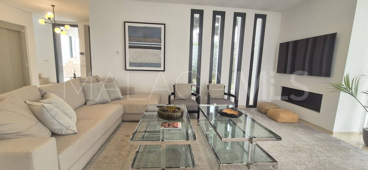 Villa for sale in Benahavis