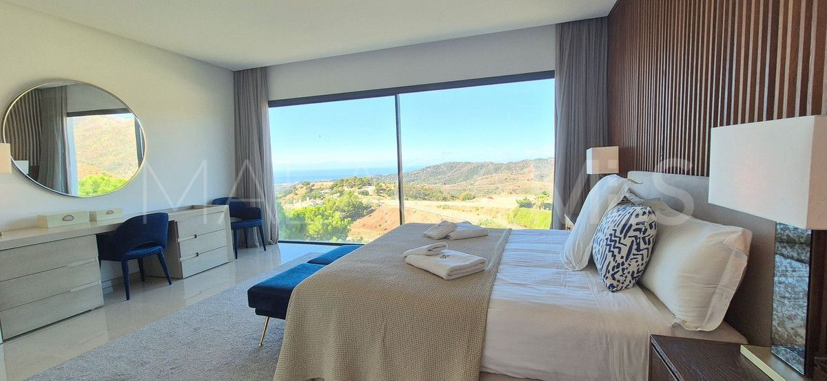 Villa for sale in Benahavis