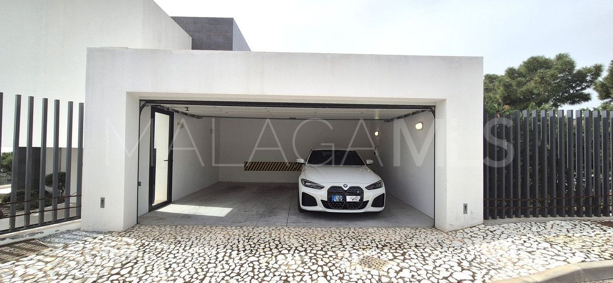 Villa for sale in Benahavis