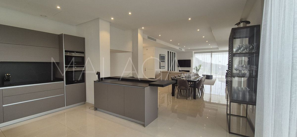 Villa for sale in Benahavis