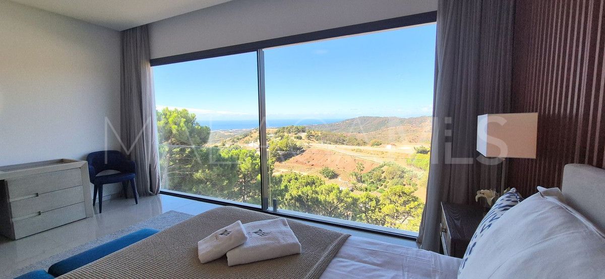 Villa for sale in Benahavis