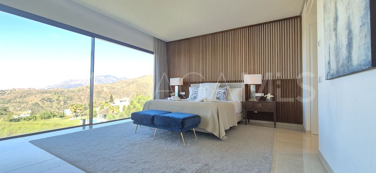 Villa for sale in Benahavis