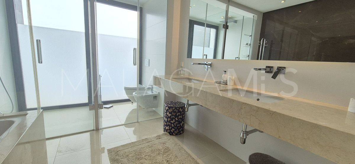 Villa for sale in Benahavis