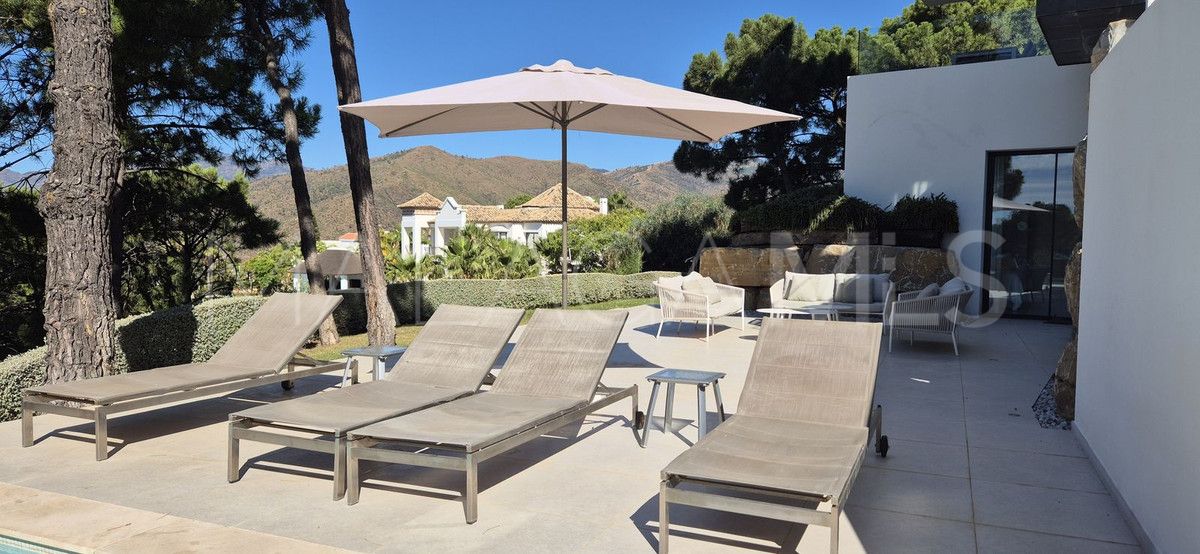 Villa for sale in Benahavis