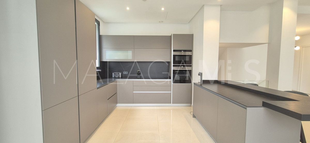 Villa for sale in Benahavis