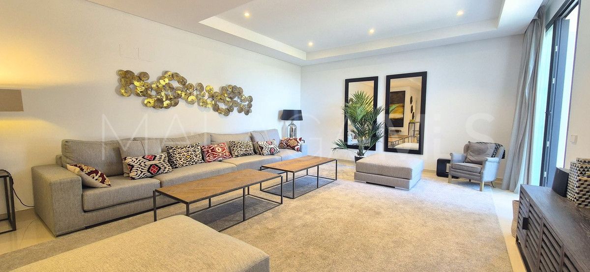 Villa for sale in Benahavis