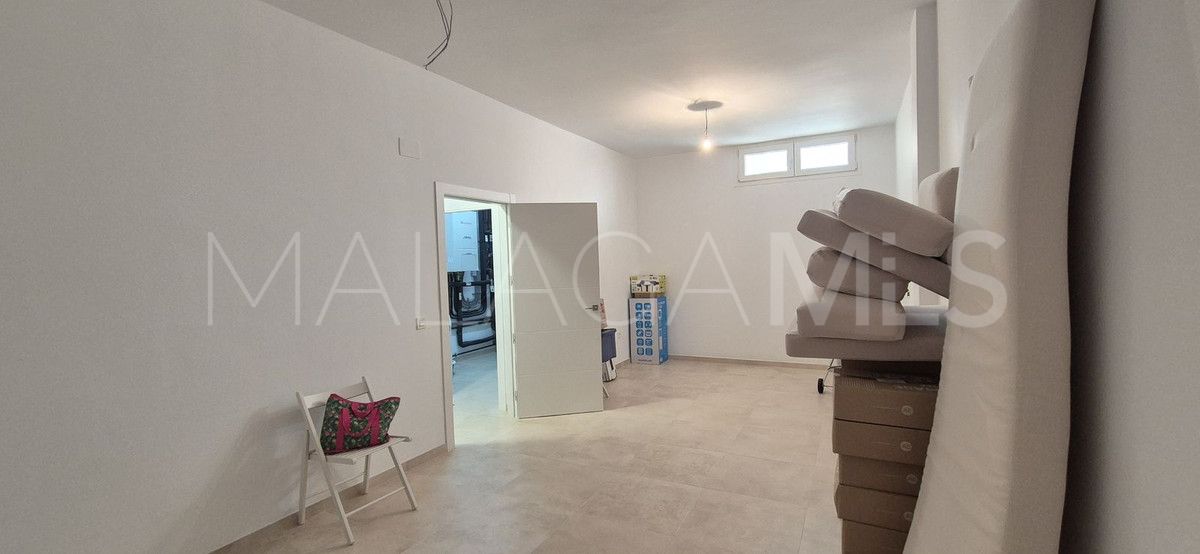 Buy town house in Calahonda with 4 bedrooms
