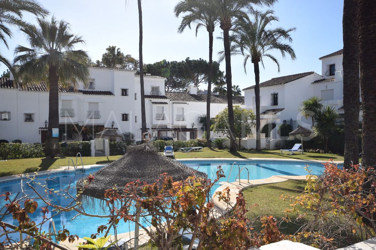 For sale Nueva Andalucia town house with 3 bedrooms