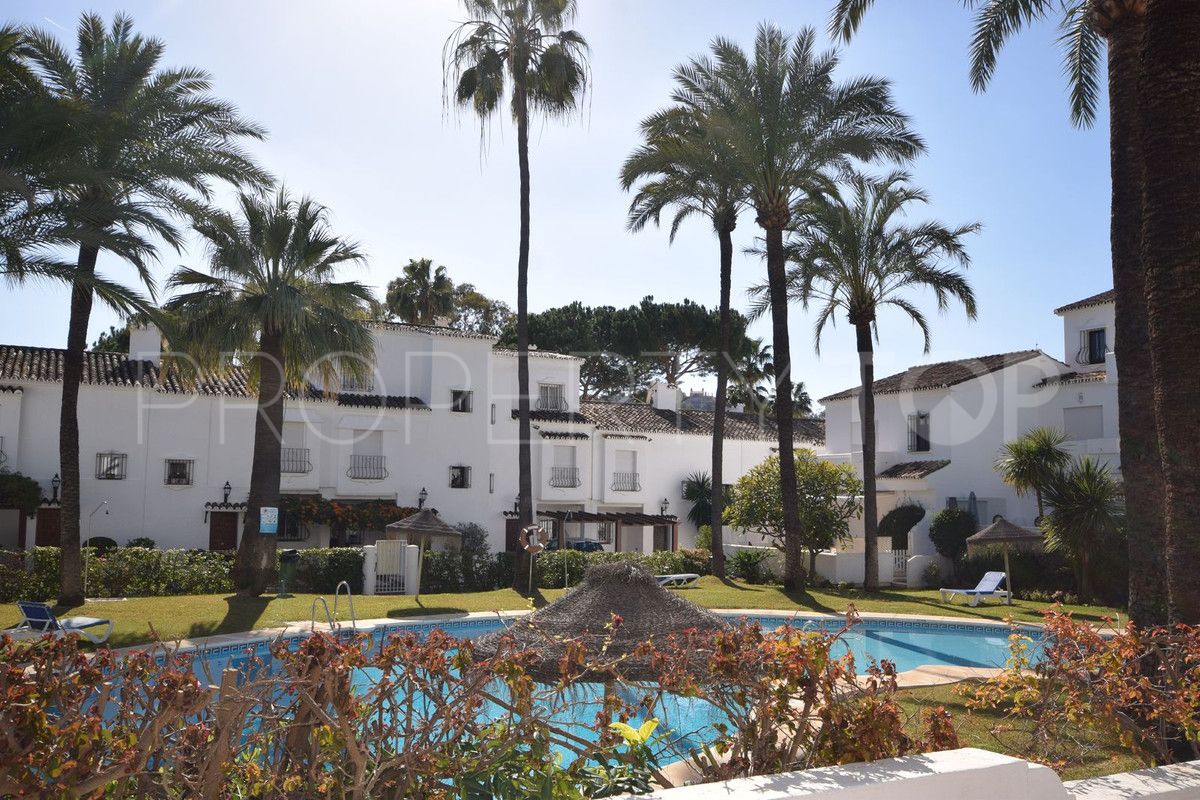 For sale Nueva Andalucia town house with 3 bedrooms