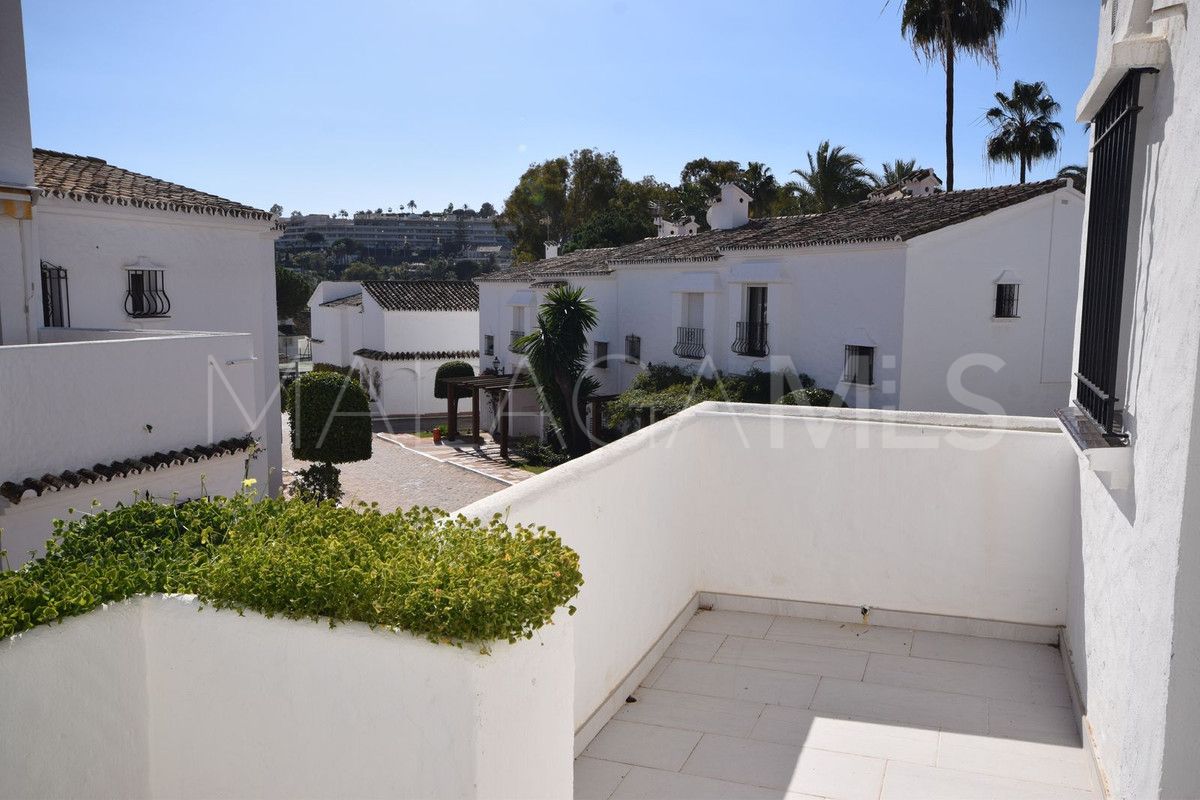 For sale Nueva Andalucia town house with 3 bedrooms