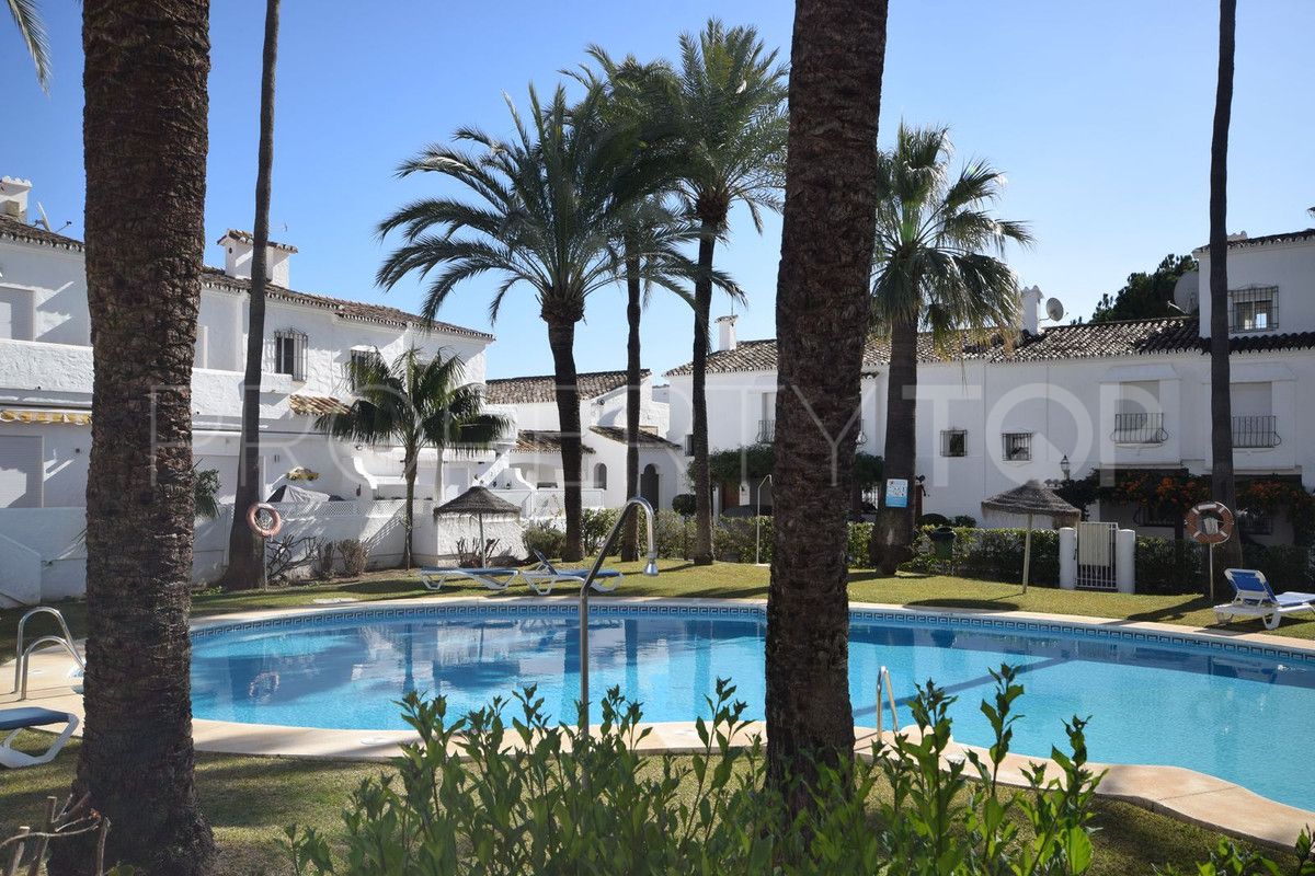 For sale Nueva Andalucia town house with 3 bedrooms