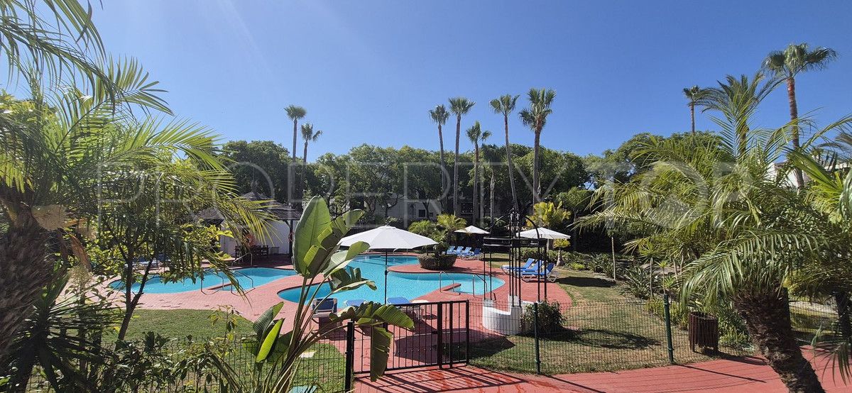 Se vende apartamento en Marbella Ciudad con 3 dormitorios