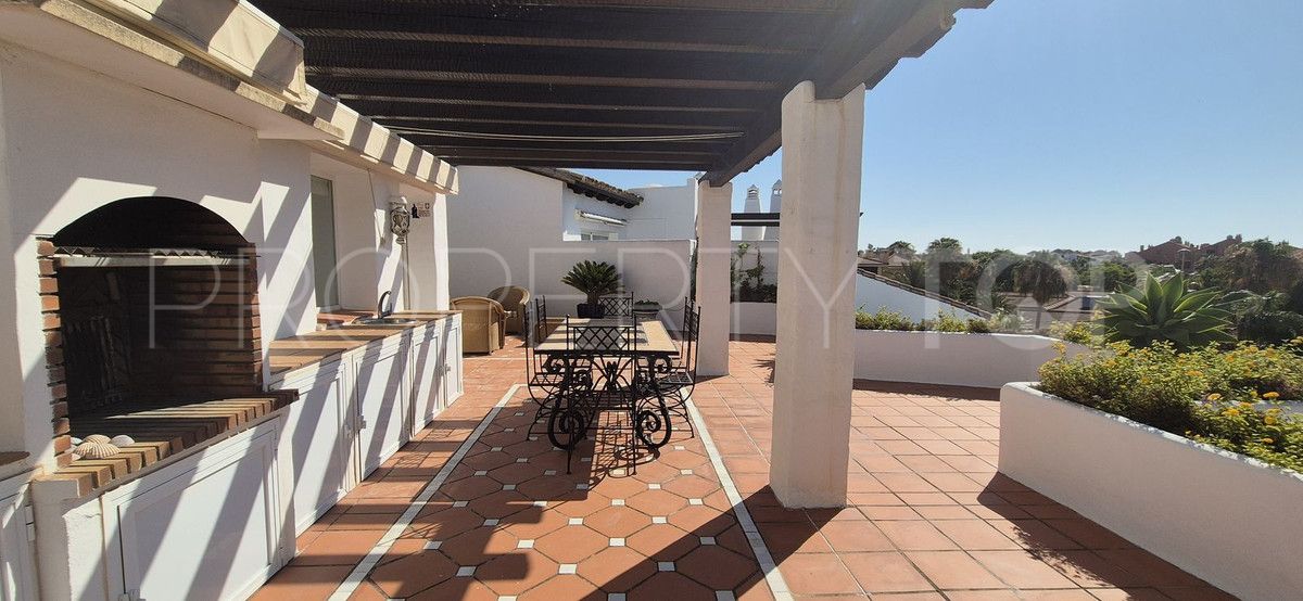 Se vende apartamento en Marbella Ciudad con 3 dormitorios