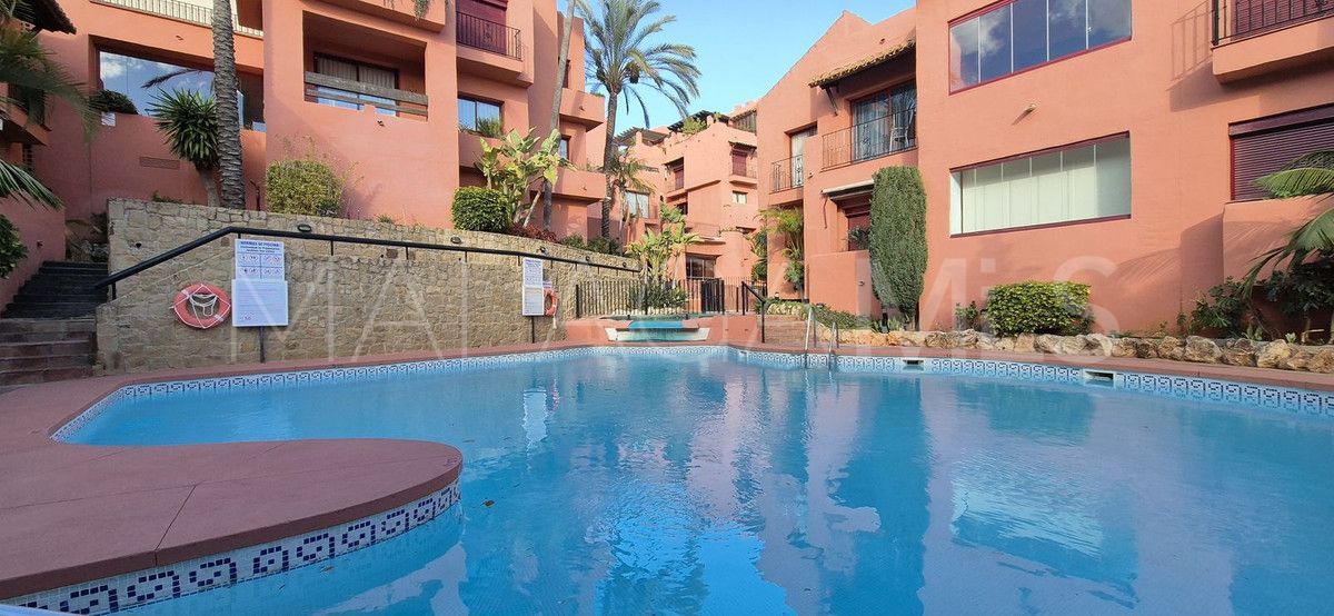 For sale Elviria apartment with 3 bedrooms