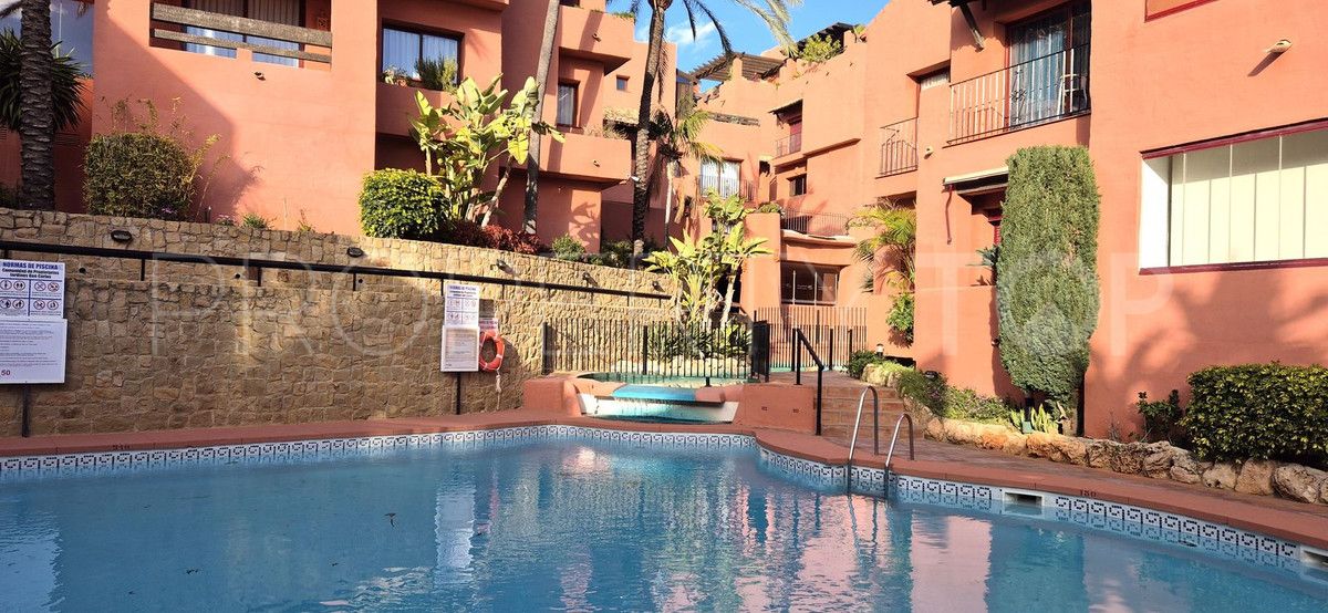 Penthouse for sale in Elviria with 3 bedrooms