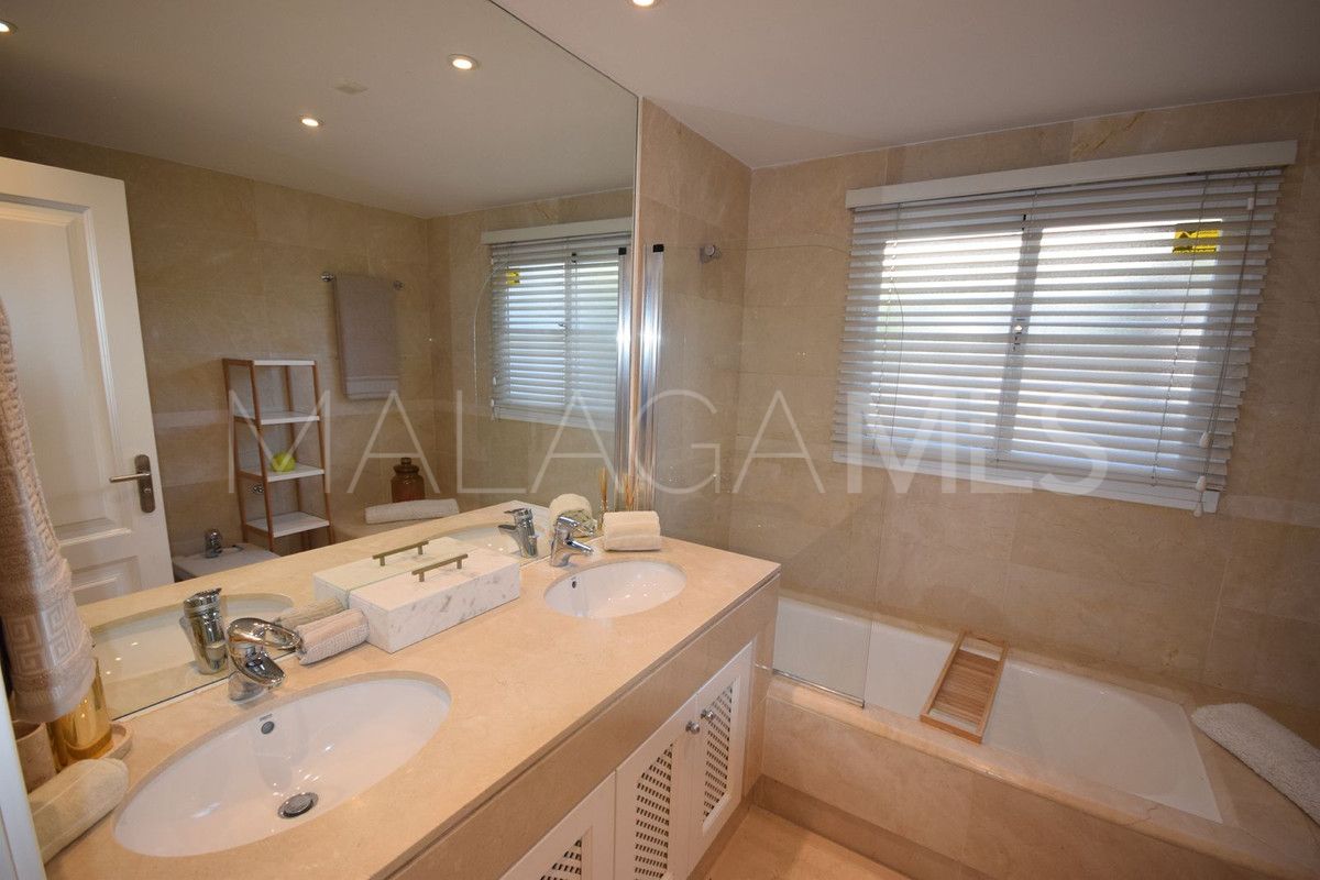 Markplanslägenhet for sale in Nueva Andalucia