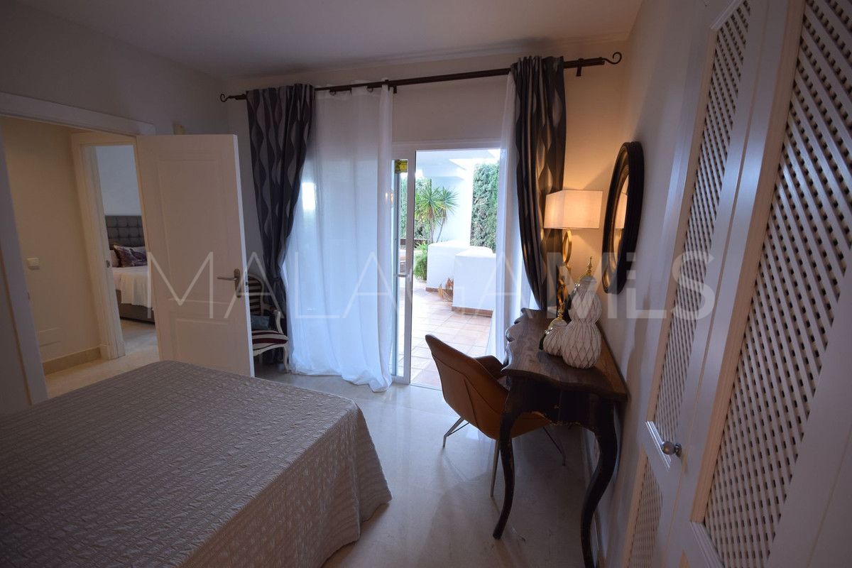 3 bedrooms Nueva Andalucia ground floor apartment for sale