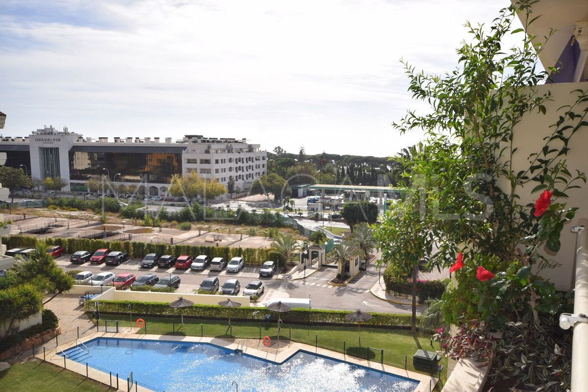 Buy Ático with 3 bedrooms in Marbella Golden Mile