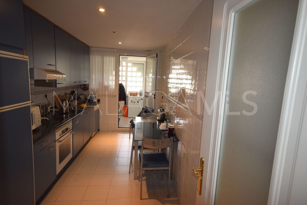 Buy Ático with 3 bedrooms in Marbella Golden Mile