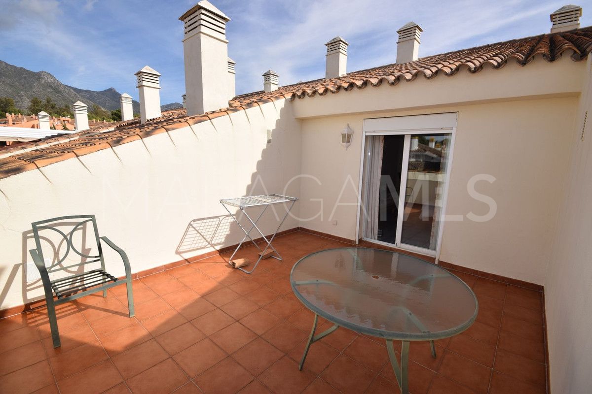 Buy Ático with 3 bedrooms in Marbella Golden Mile