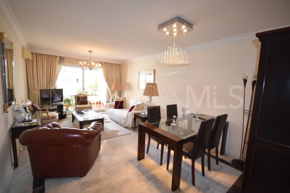 Buy Ático with 3 bedrooms in Marbella Golden Mile