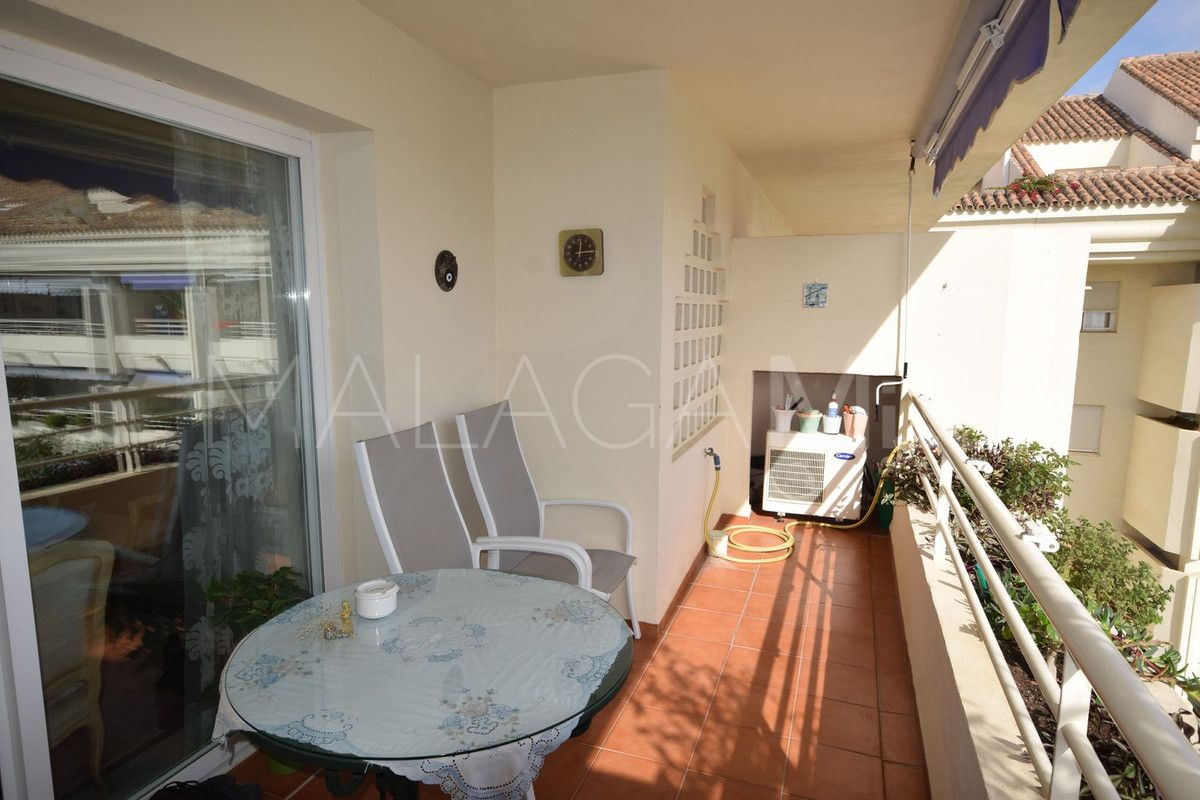 Buy Ático with 3 bedrooms in Marbella Golden Mile