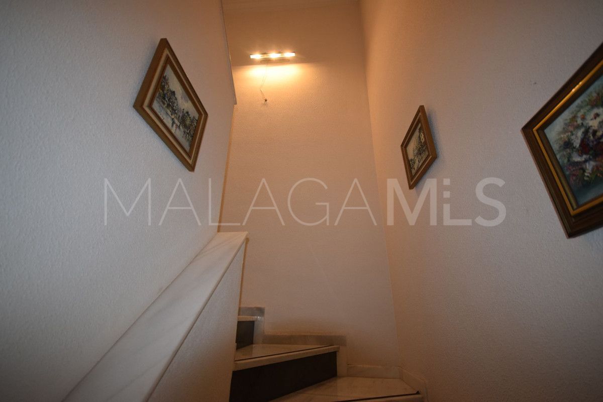 Buy Ático with 3 bedrooms in Marbella Golden Mile