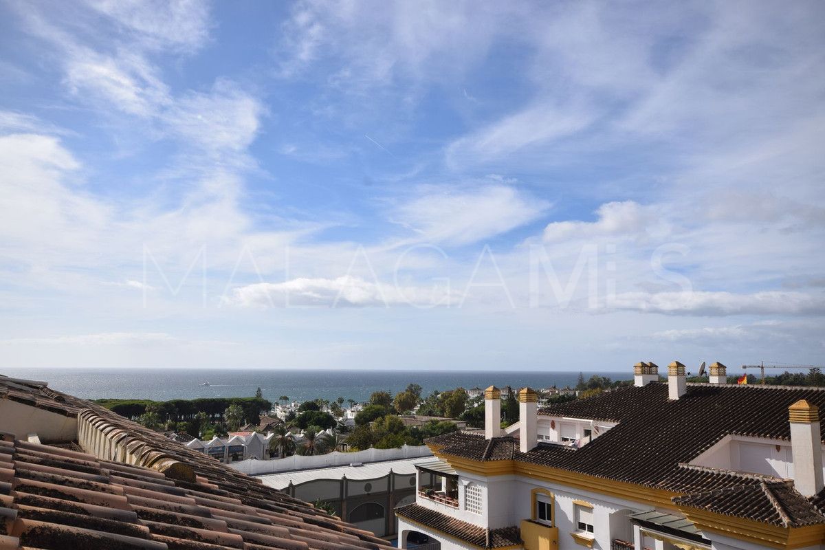 Buy Ático with 3 bedrooms in Marbella Golden Mile