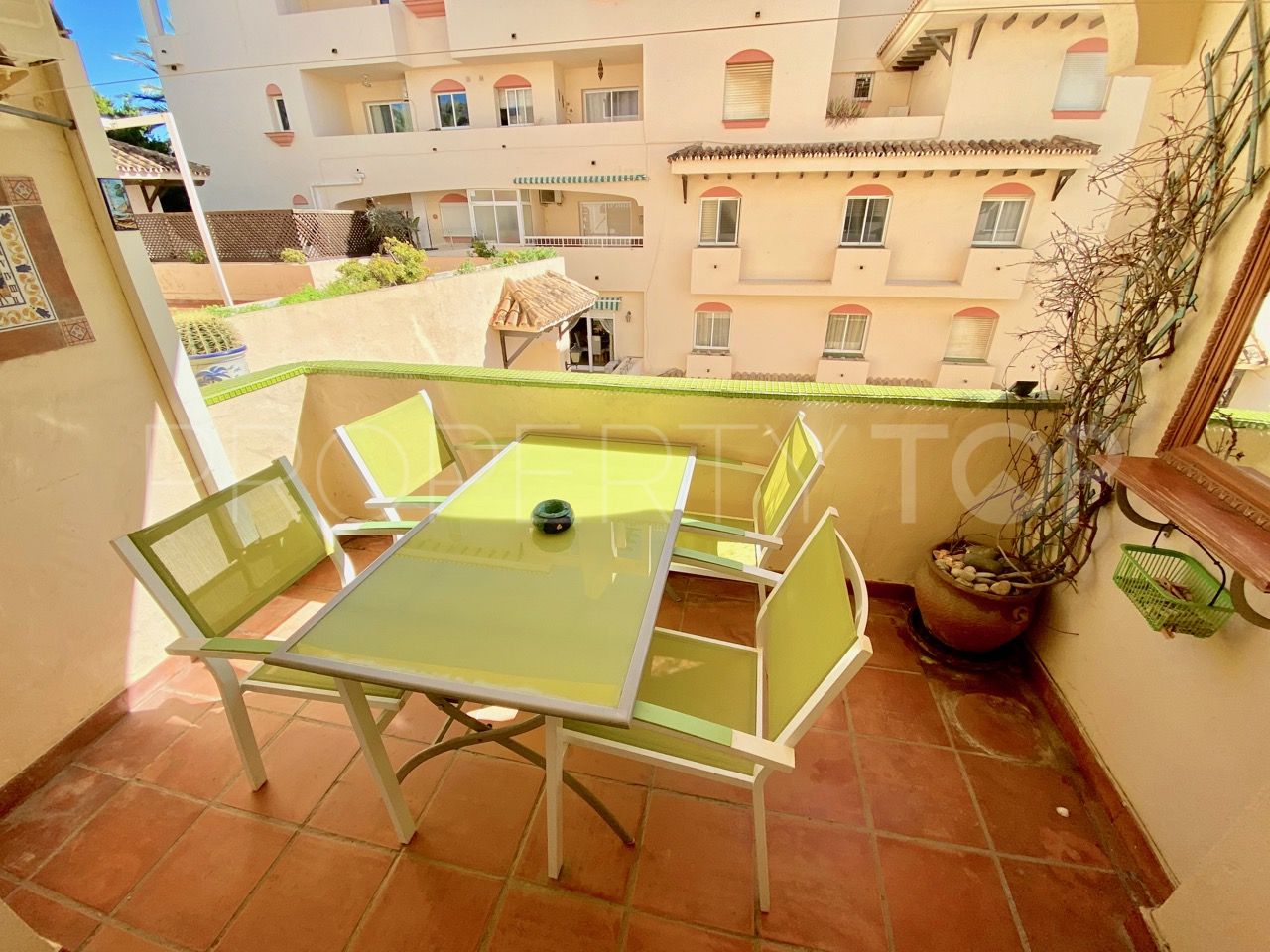 For sale apartment in Estepona Puerto