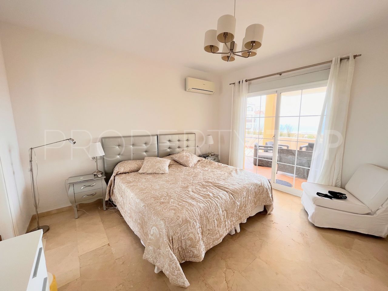 Atico duplex en venta en Estepona con 3 dormitorios