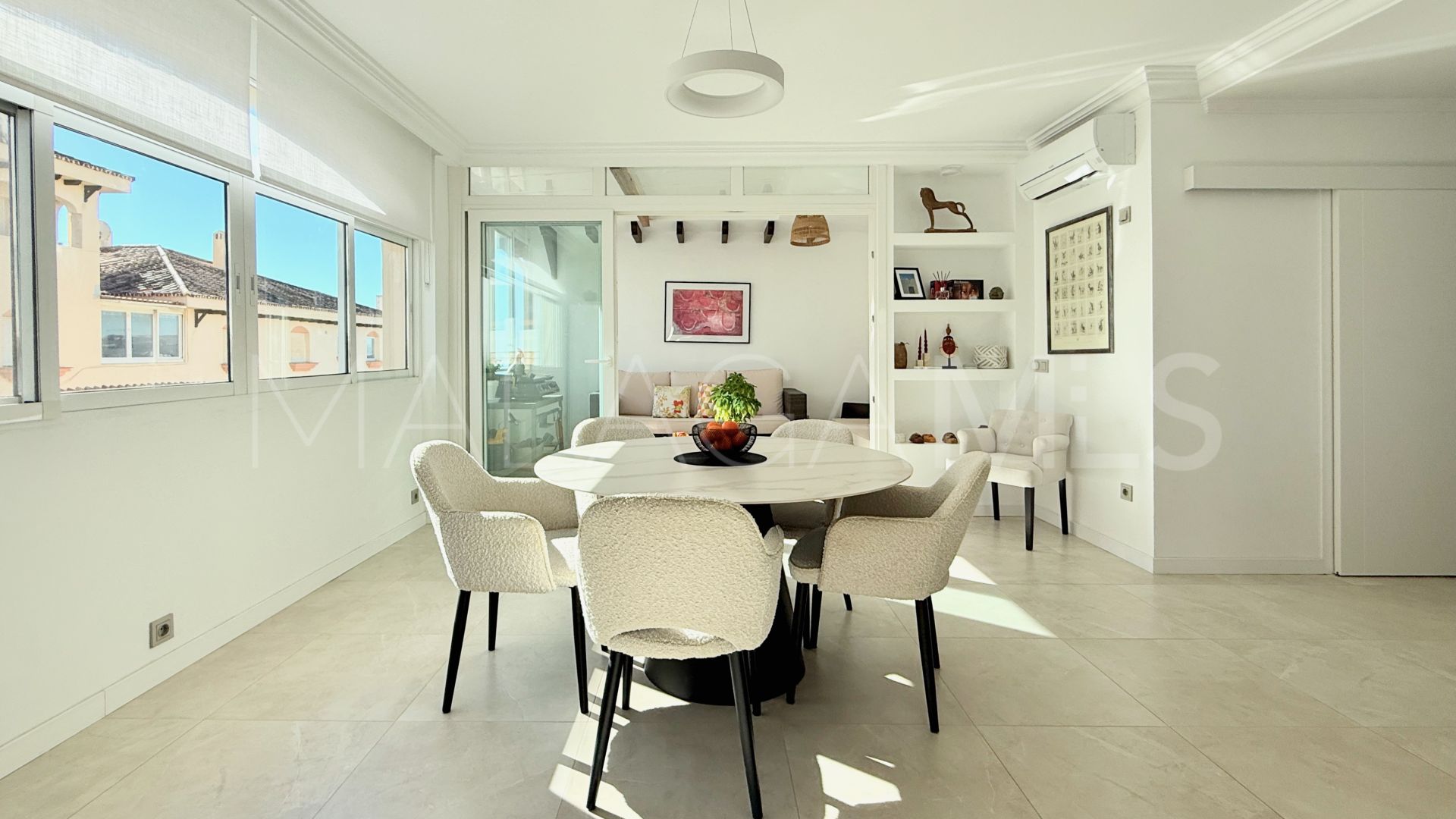 Apartment for sale in Marina Bay with 3 bedrooms