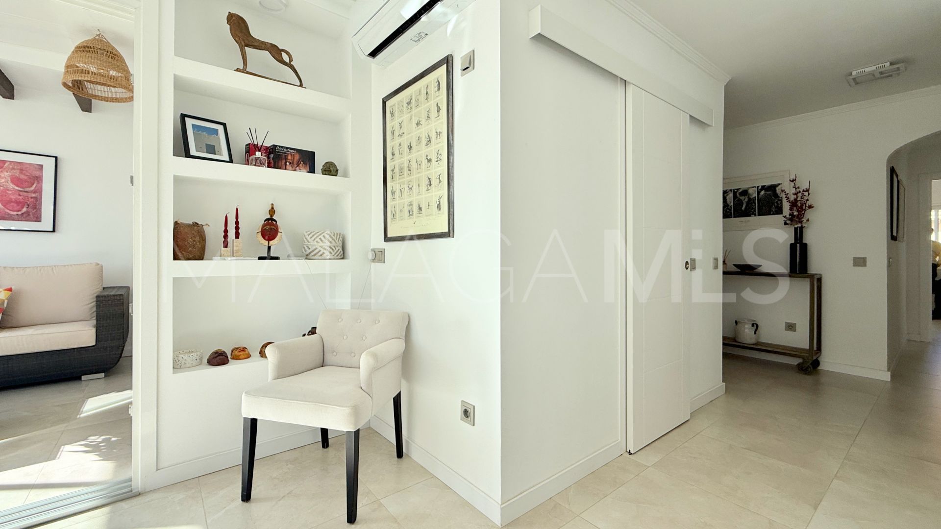 Apartment for sale in Marina Bay with 3 bedrooms