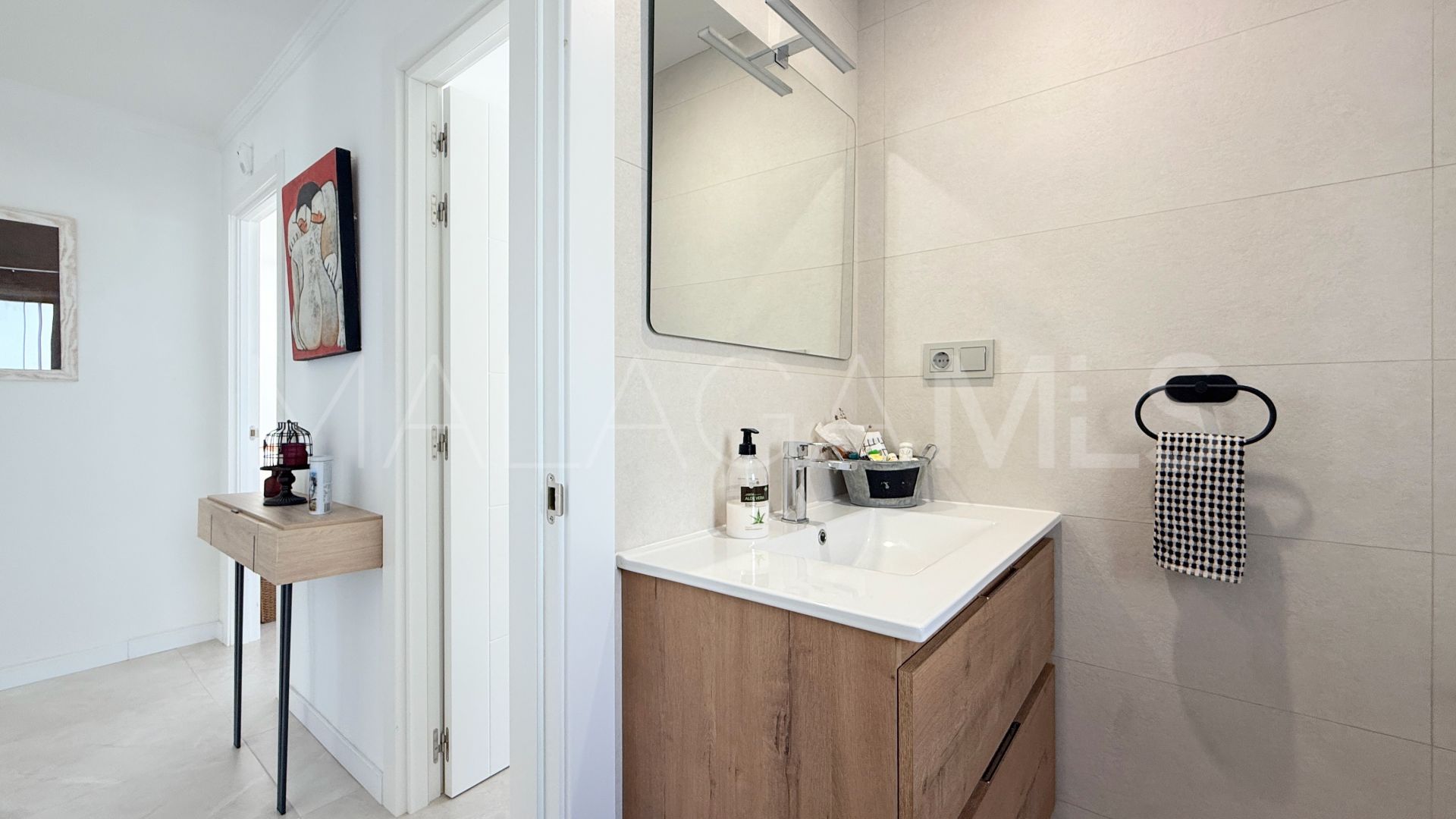 Apartment for sale in Marina Bay with 3 bedrooms