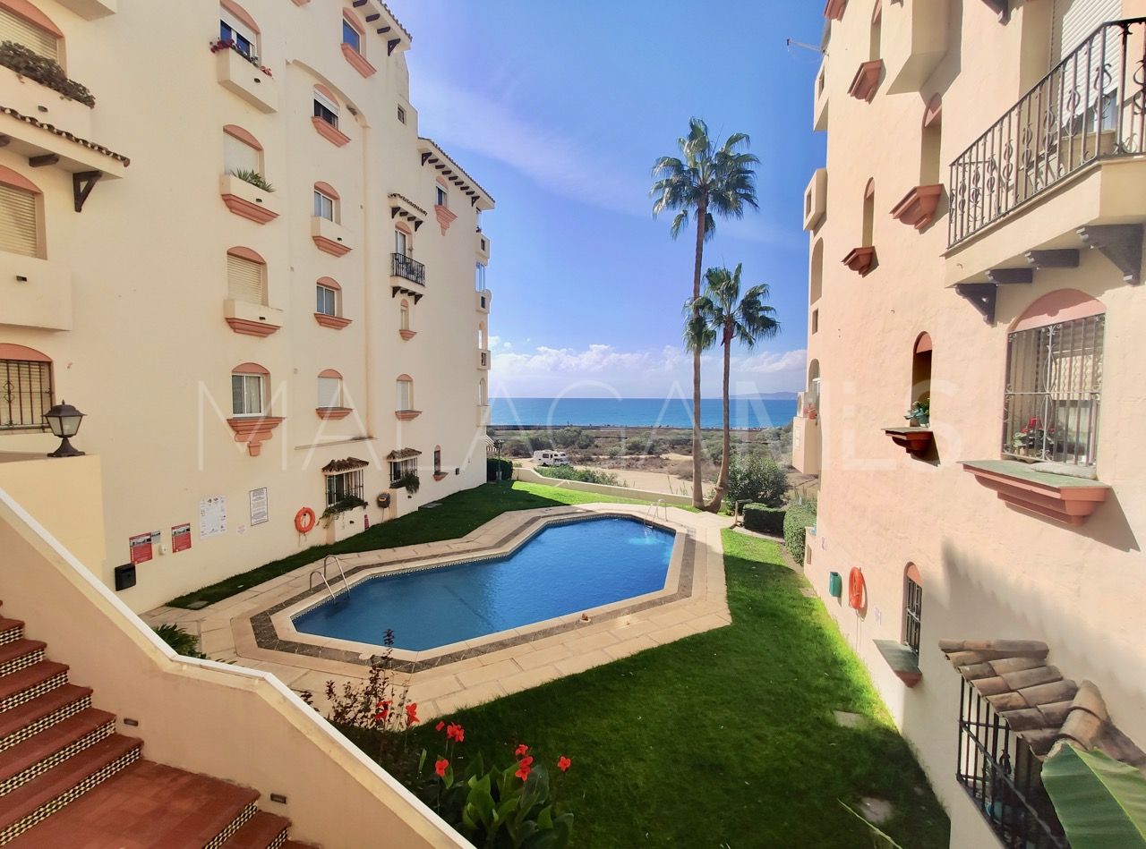 Apartment for sale in Marina Bay with 3 bedrooms