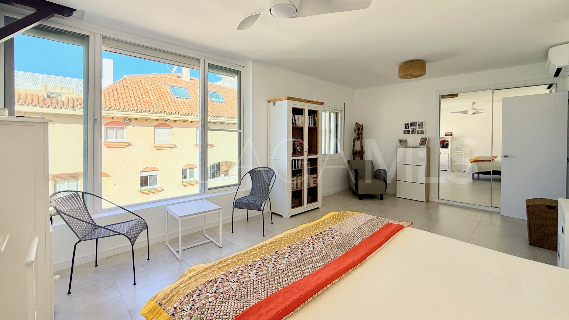 Apartment for sale in Marina Bay with 3 bedrooms