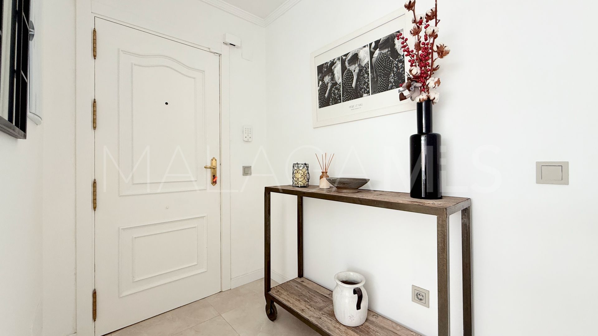 Apartment for sale in Marina Bay with 3 bedrooms