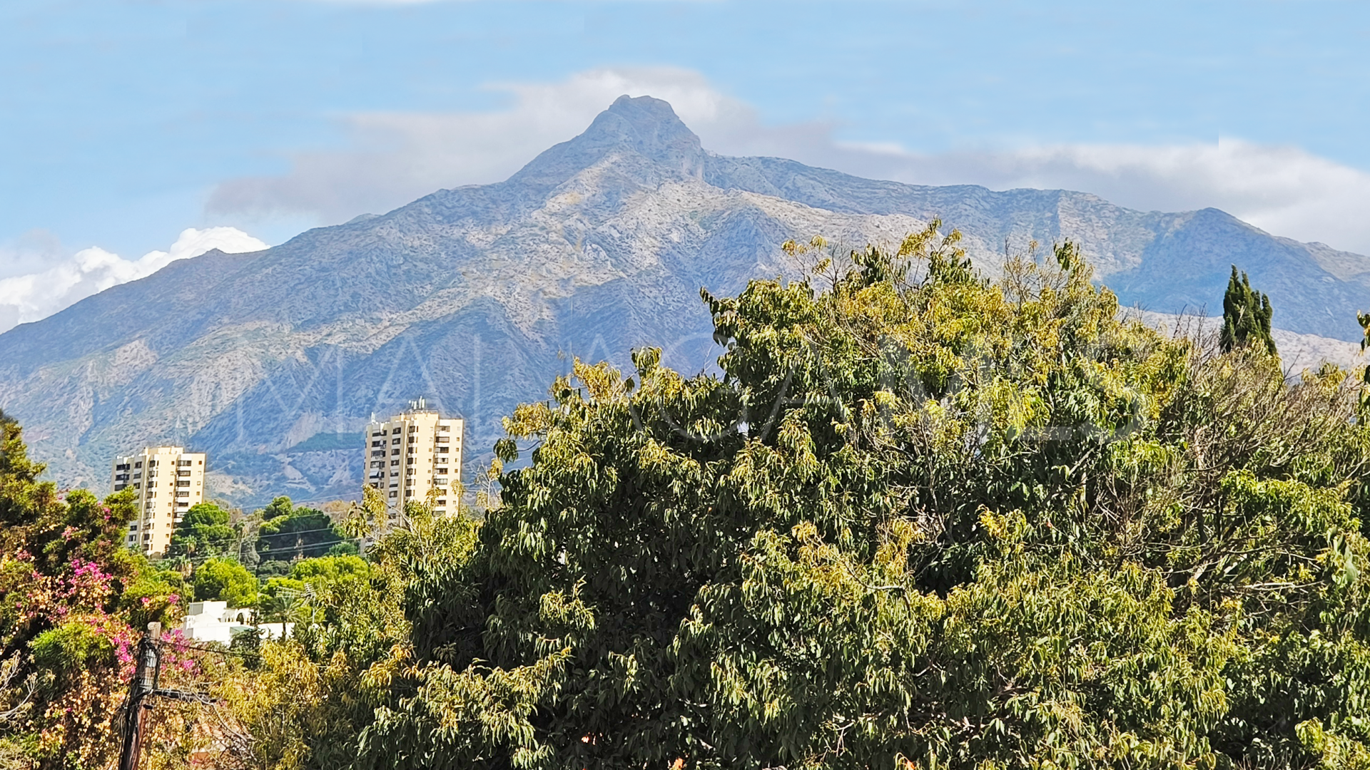 Duplex a la venta in Nueva Andalucia