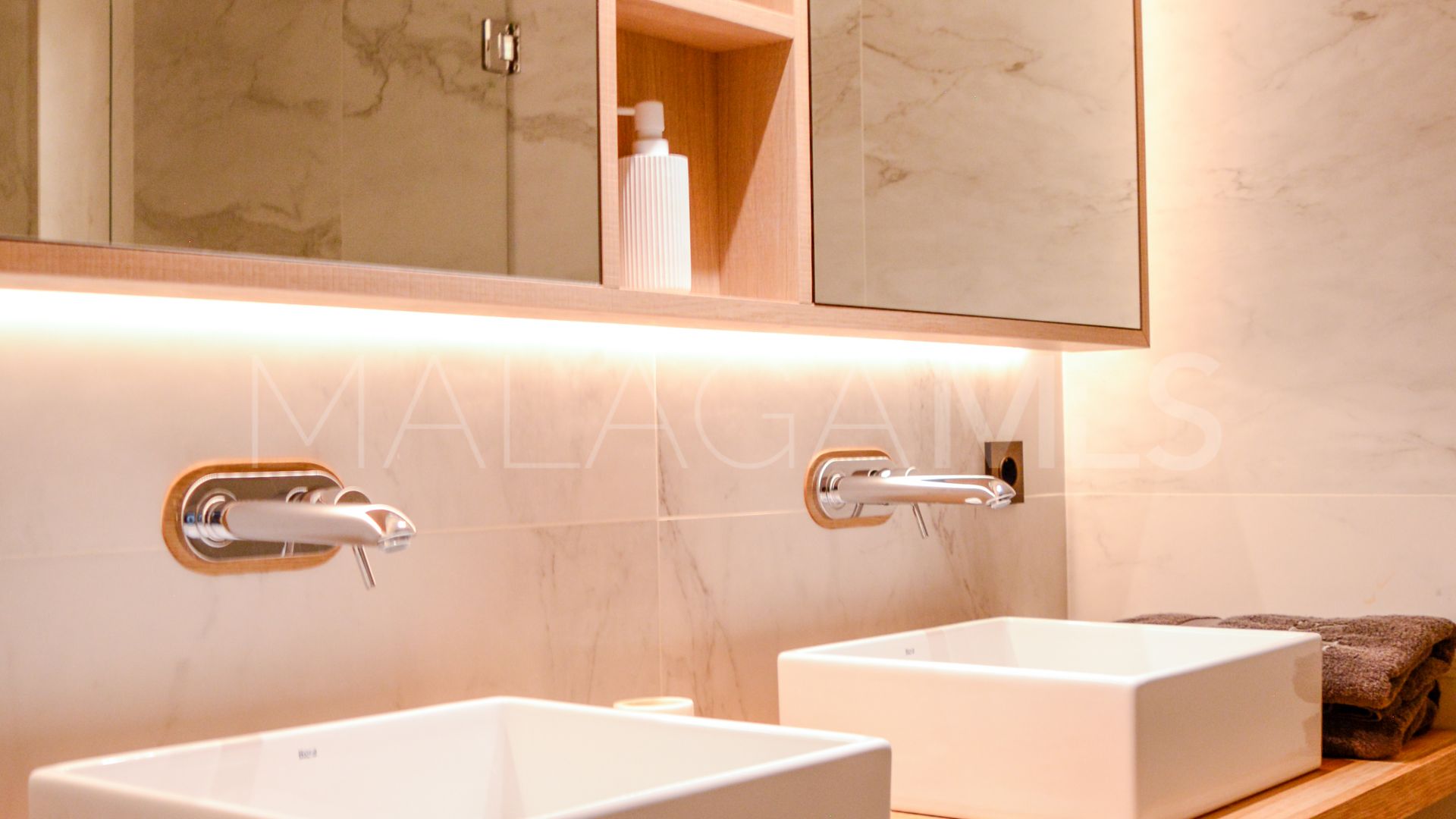 Wohnung for sale in Marbella - Puerto Banus