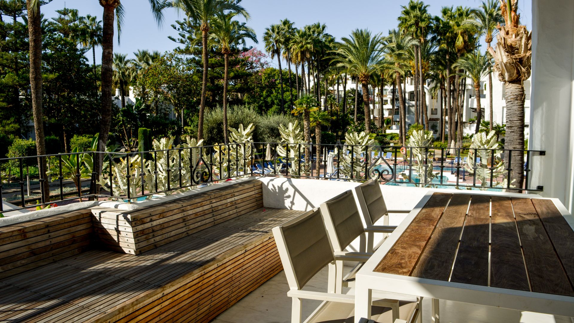Wohnung for sale in Marbella - Puerto Banus