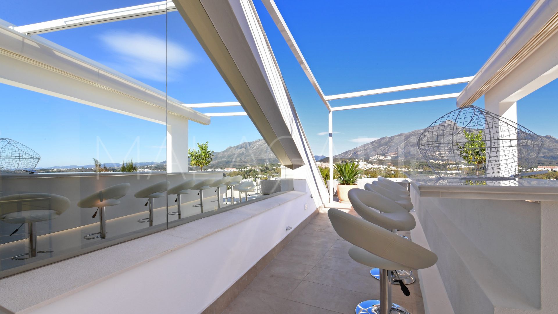 Se vende villa in Nueva Andalucia de 7 bedrooms