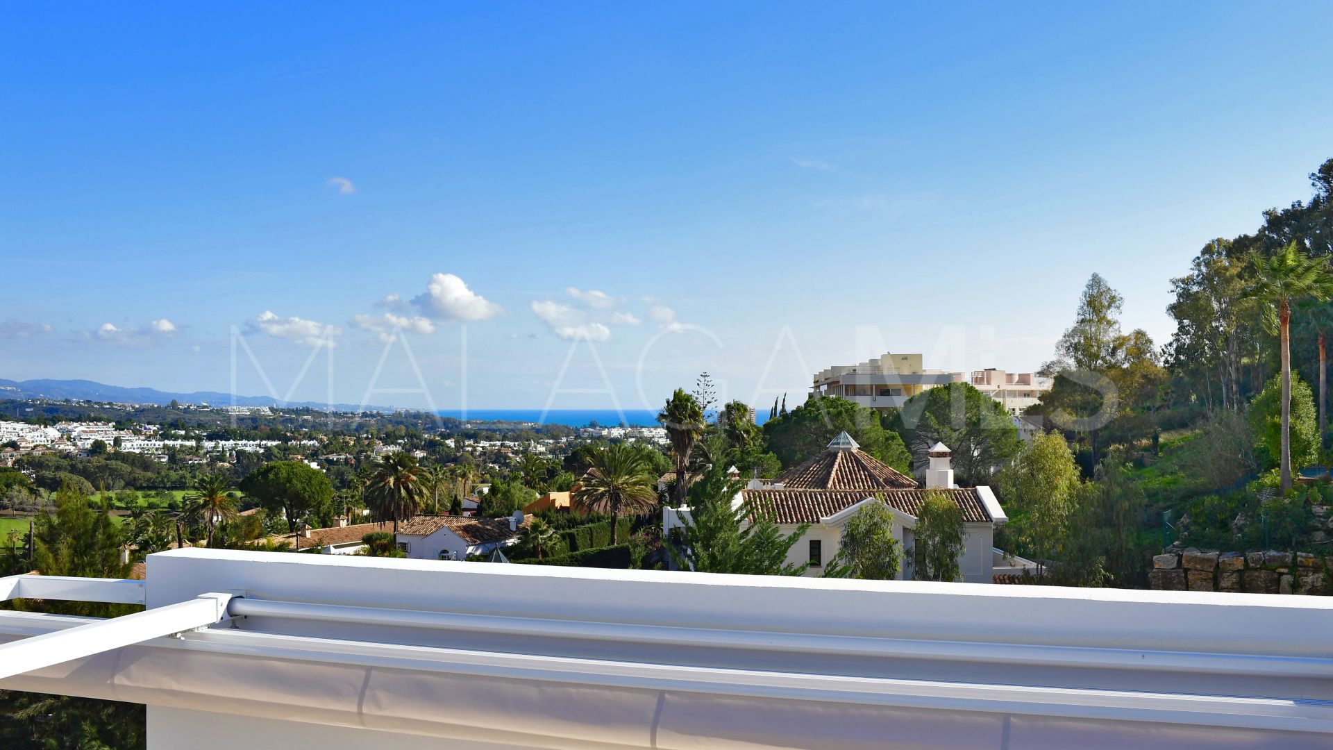 Se vende villa in Nueva Andalucia de 7 bedrooms
