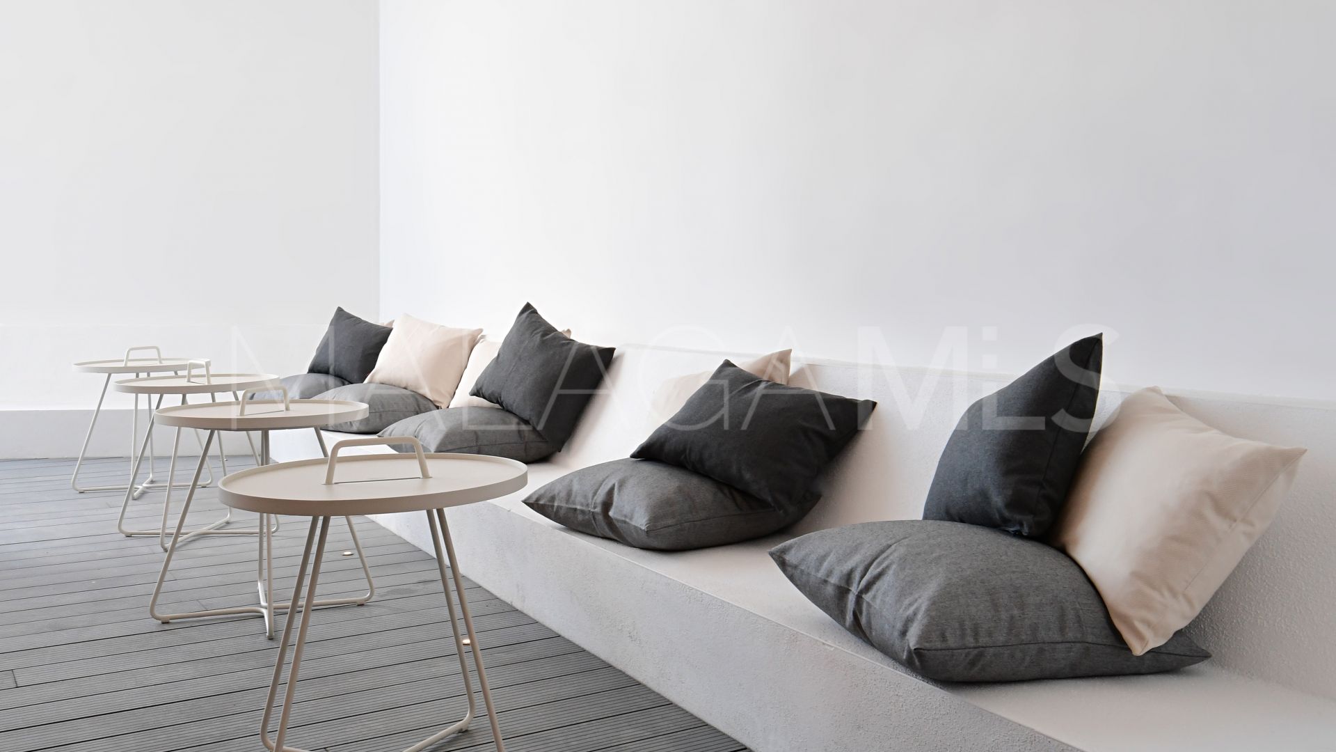 Se vende villa in Nueva Andalucia de 7 bedrooms