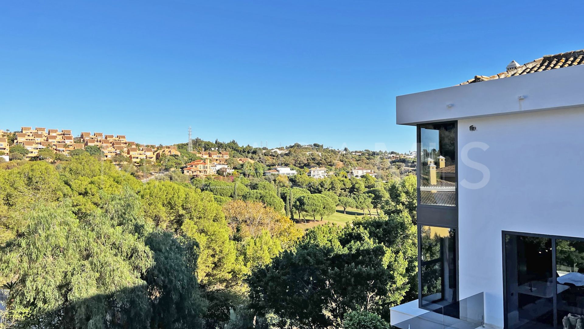 4 bedrooms villa in Marbella East for sale