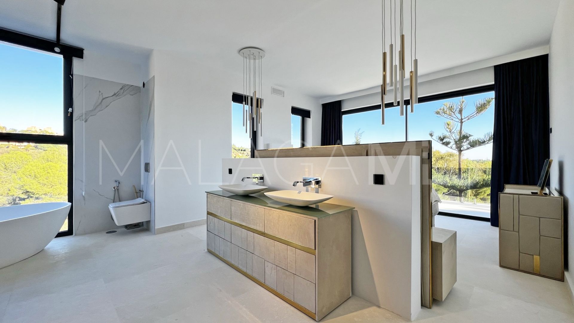 4 bedrooms villa in Marbella East for sale
