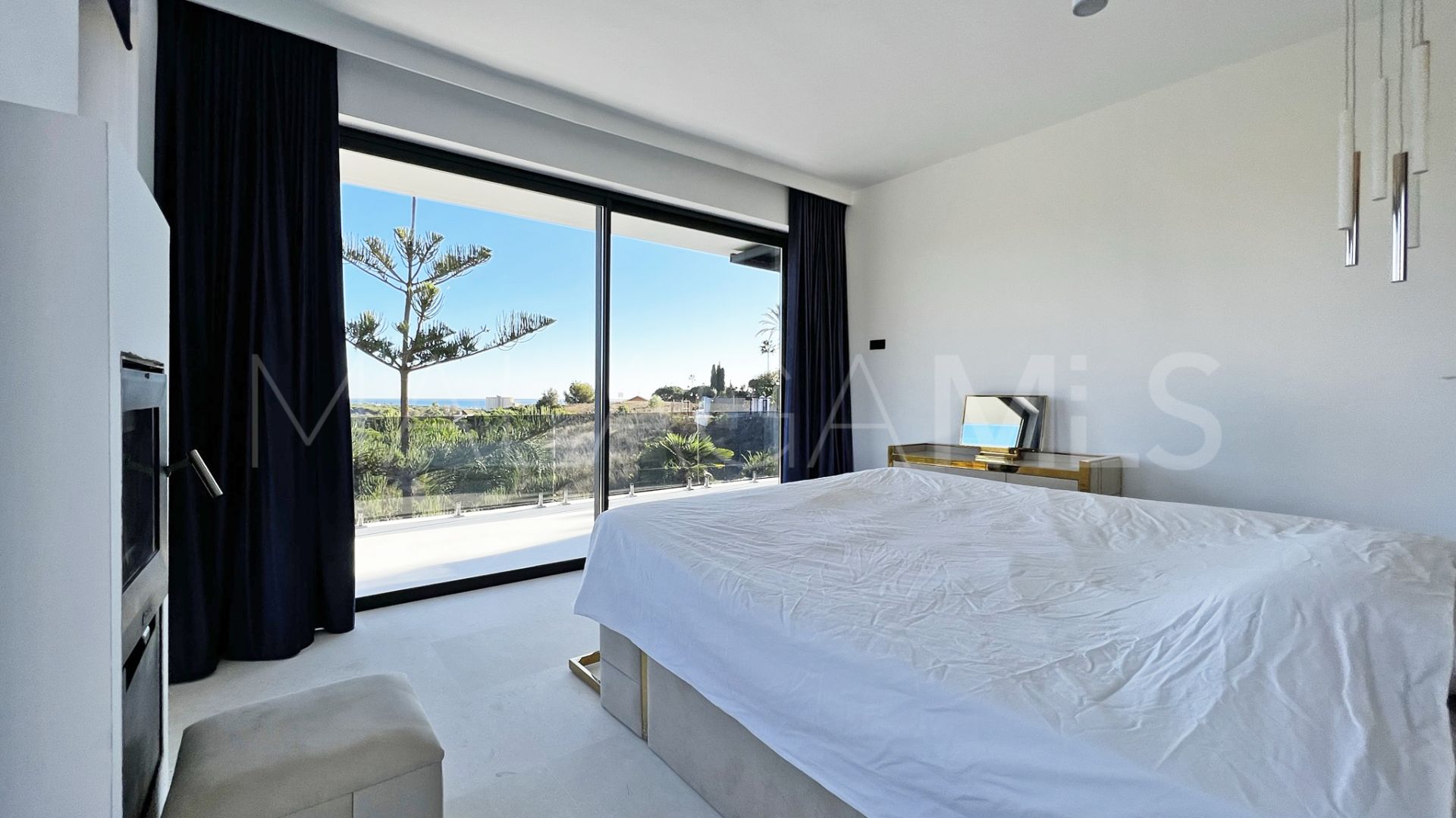 4 bedrooms villa in Marbella East for sale